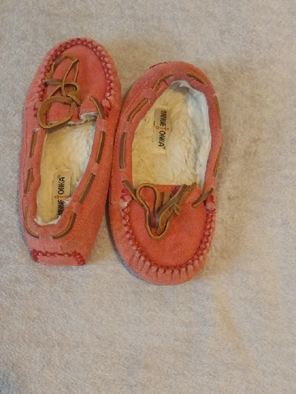 Minnetonka Kids Coral Suede Moccasins with Faux Fur Lining